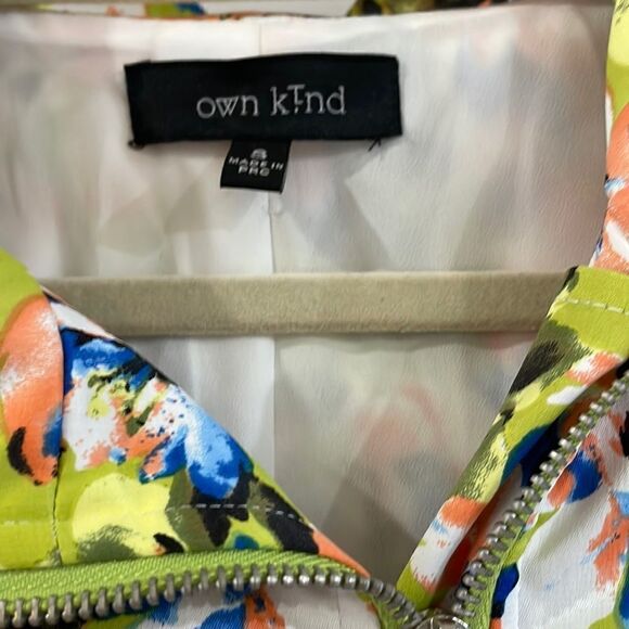 Floral Zippered Bomber Style Jacket - Picture 4 of 4